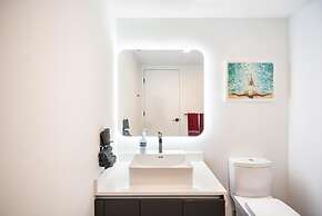 City Calm Gym Pool City Easy Access