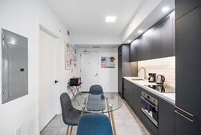 City Calm Gym Pool City Easy Access