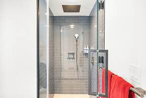 City Calm Gym Pool City Easy Access