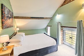 Host Stay Granary Barn