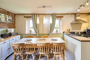 Host Stay Granary Barn