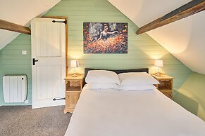 Host Stay Granary Barn