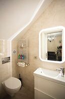 Big Cute Flat with Patio in Beyoglu