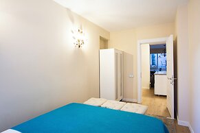 Big Cute Flat with Patio in Beyoglu