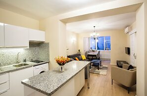 Big Cute Flat with Patio in Beyoglu
