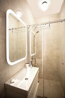 Big Cute Flat with Patio in Beyoglu