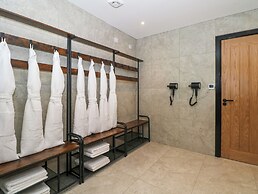 Meadow Manor And Spa