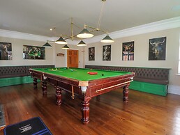 Meadow Manor And Spa