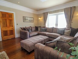 Meadow Manor And Spa