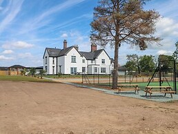Meadow Manor And Spa
