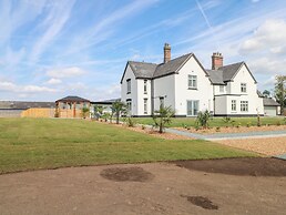 Meadow Manor And Spa