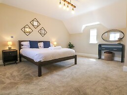 Meadow Manor And Spa