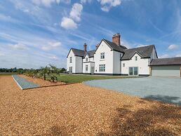 Meadow Manor And Spa