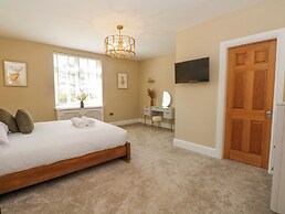 Meadow Manor And Spa