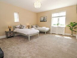 Meadow Manor And Spa