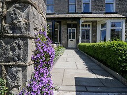 14 Castle Garth