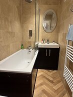 Charming London Apartment With 2 Bedrooms