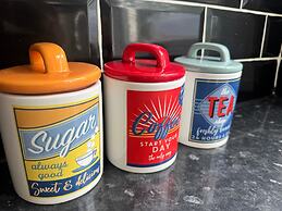 Charming London Apartment With 2 Bedrooms