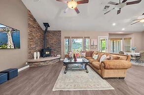Bright Family Getaway Mountain Views Outdoor Living