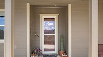 Bright Family Getaway Mountain Views Outdoor Living