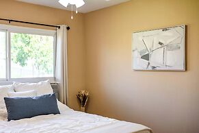 Cozy Getaway Bright, Clean & Fully Equipped