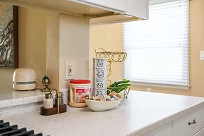 Cozy Getaway Bright, Clean & Fully Equipped