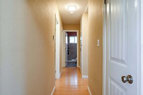Cozy Getaway Bright, Clean & Fully Equipped