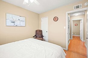 Cozy Getaway Bright, Clean & Fully Equipped