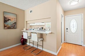 Cozy Getaway Bright, Clean & Fully Equipped