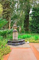 Elegant Villa Retreat Pool Garden Alfresco Lounge