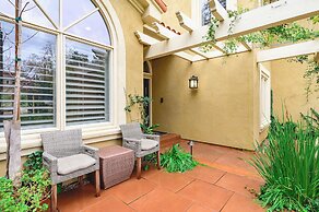 Elegant Villa Retreat Pool Garden Alfresco Lounge