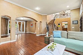 Elegant Villa Retreat Pool Garden Alfresco Lounge