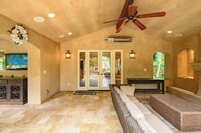 Elegant Villa Retreat Pool Garden Alfresco Lounge