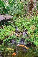 Elegant Villa Retreat Pool Garden Alfresco Lounge