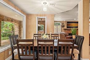 Elegant Villa Retreat Pool Garden Alfresco Lounge