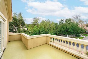 Elegant Villa Retreat Pool Garden Alfresco Lounge