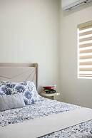 Modern Private Home w Full Kitchen & Parking