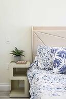 Modern Private Home w Full Kitchen & Parking