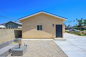 Modern Private Home w Full Kitchen & Parking