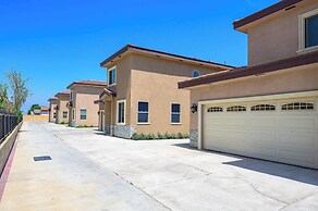 Modern Spacious Home Bright, Family Group Friendly