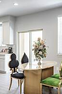 Modern Spacious Home Bright, Family Group Friendly
