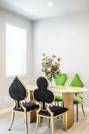 Modern Spacious Home Bright, Family Group Friendly