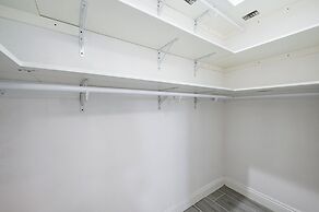 Relaxing Private Getaway With Bright Interiors