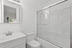 Relaxing Private Getaway With Bright Interiors