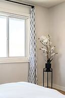 Spacious Family Retreat w Garden & Modern Comfort!