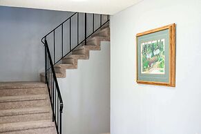 Spacious Family Retreat w Garden & Modern Comfort!