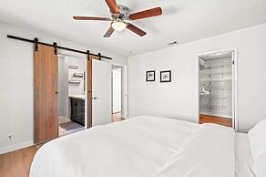 Spacious Family Retreat w Garden & Modern Comfort!