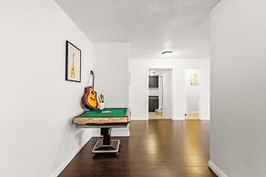 Spacious Retreat w Large Kitchen & Outdoor Patio