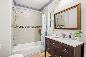 Spacious Retreat w Large Kitchen & Outdoor Patio