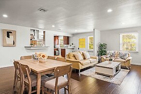 Spacious Retreat w Large Kitchen & Outdoor Patio